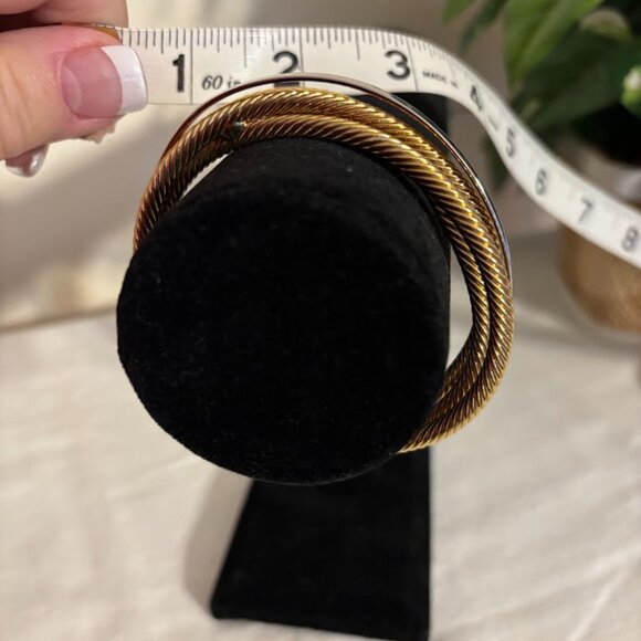 Beautiful Gold and Silver Interwind Bracelet for any occasion - Picture 15 of 16